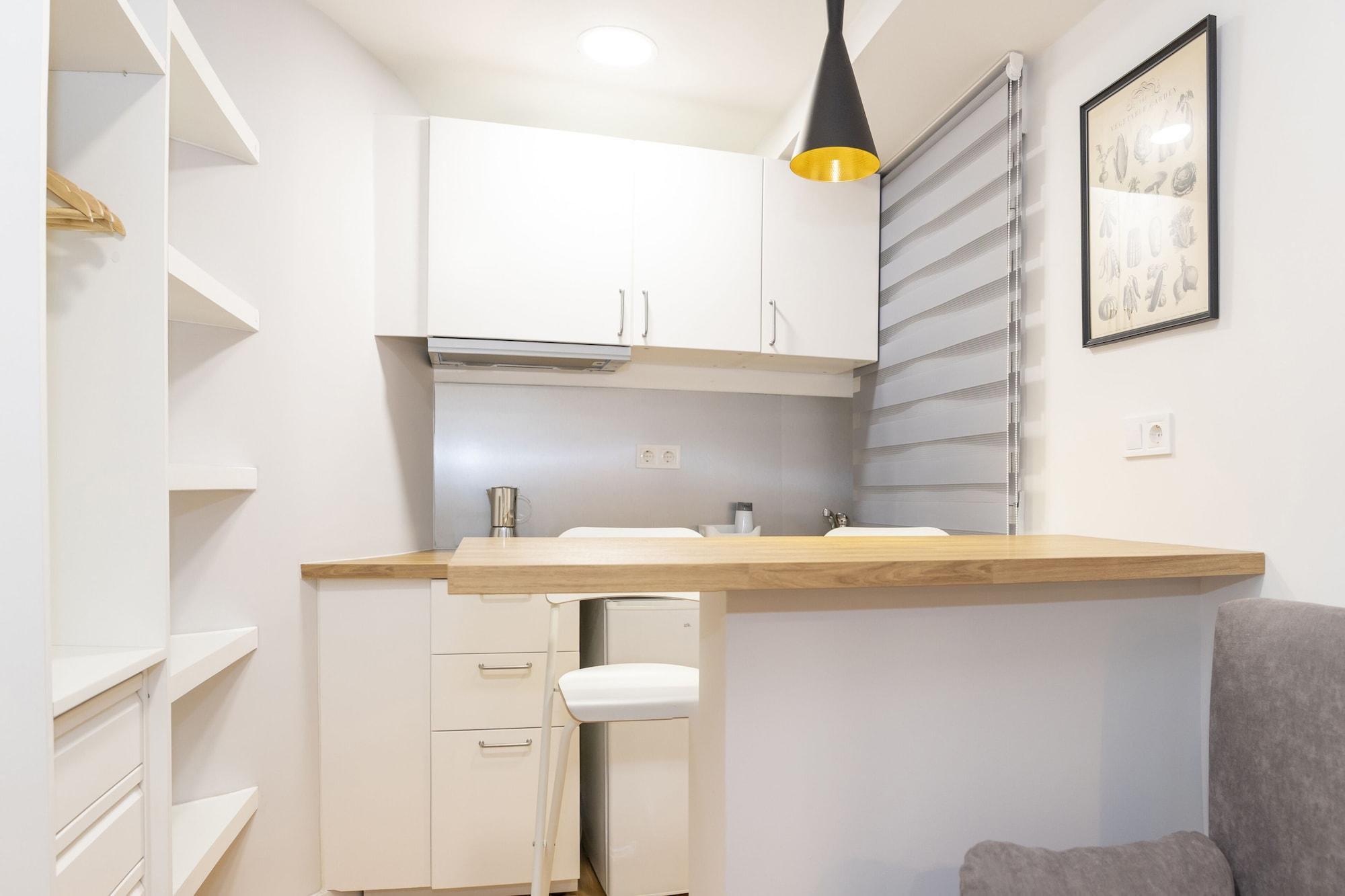 Hostal Montaloya Madryt Zewnętrze zdjęcie
