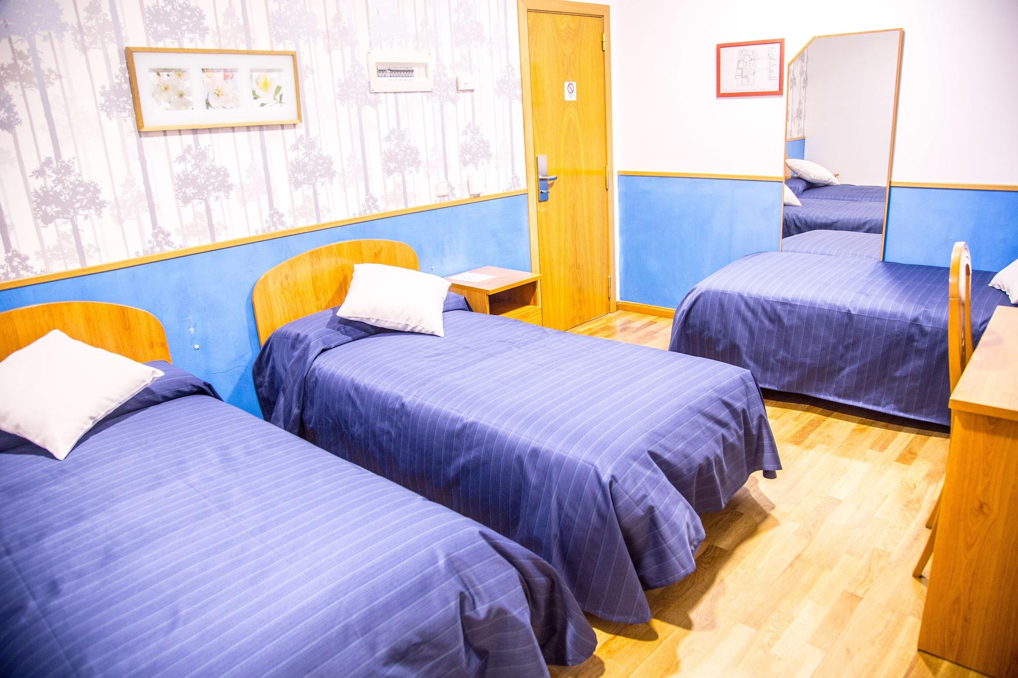 Hostal Montaloya Madryt Zewnętrze zdjęcie