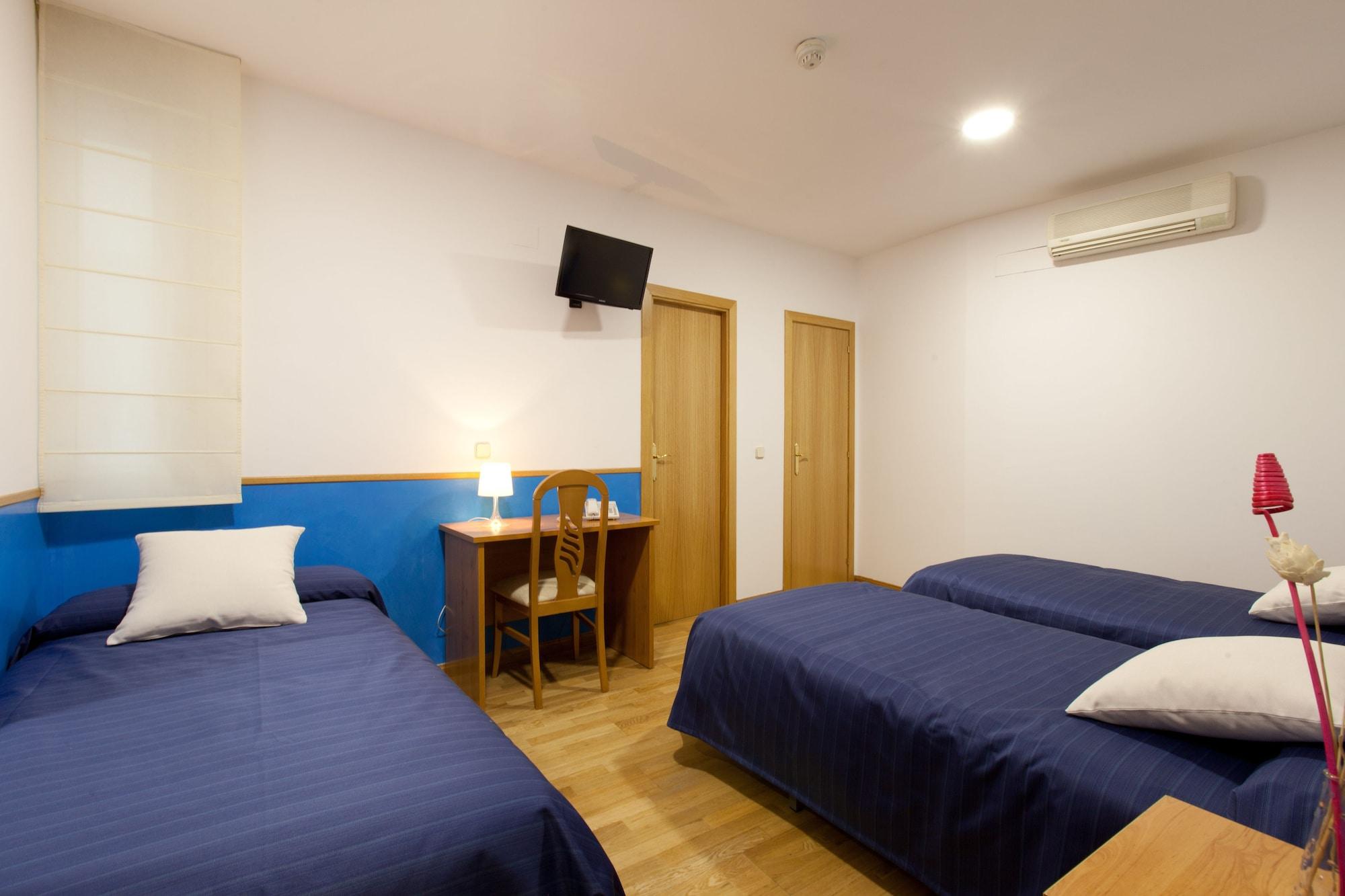Hostal Montaloya Madryt Zewnętrze zdjęcie