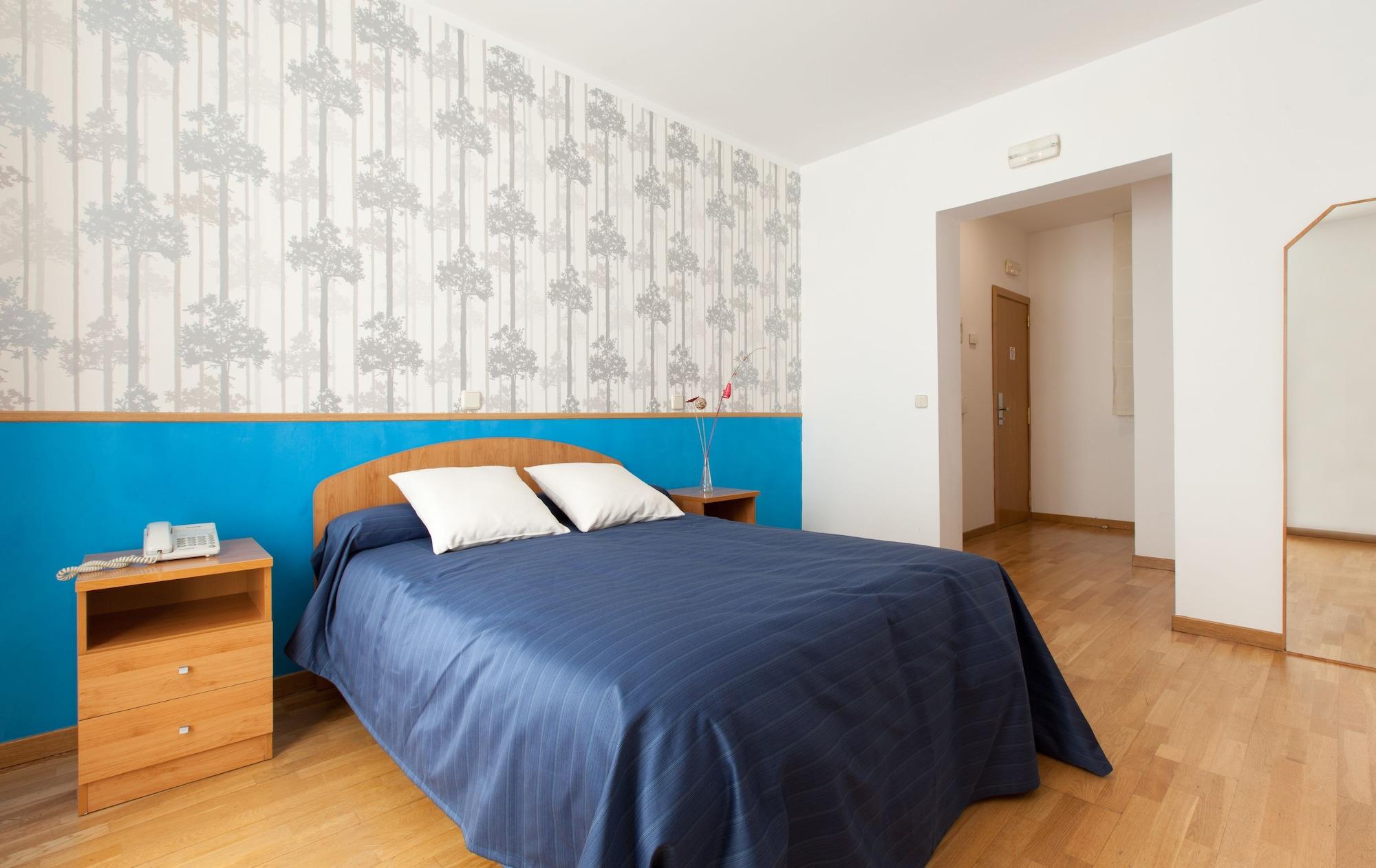 Hostal Montaloya Madryt Zewnętrze zdjęcie