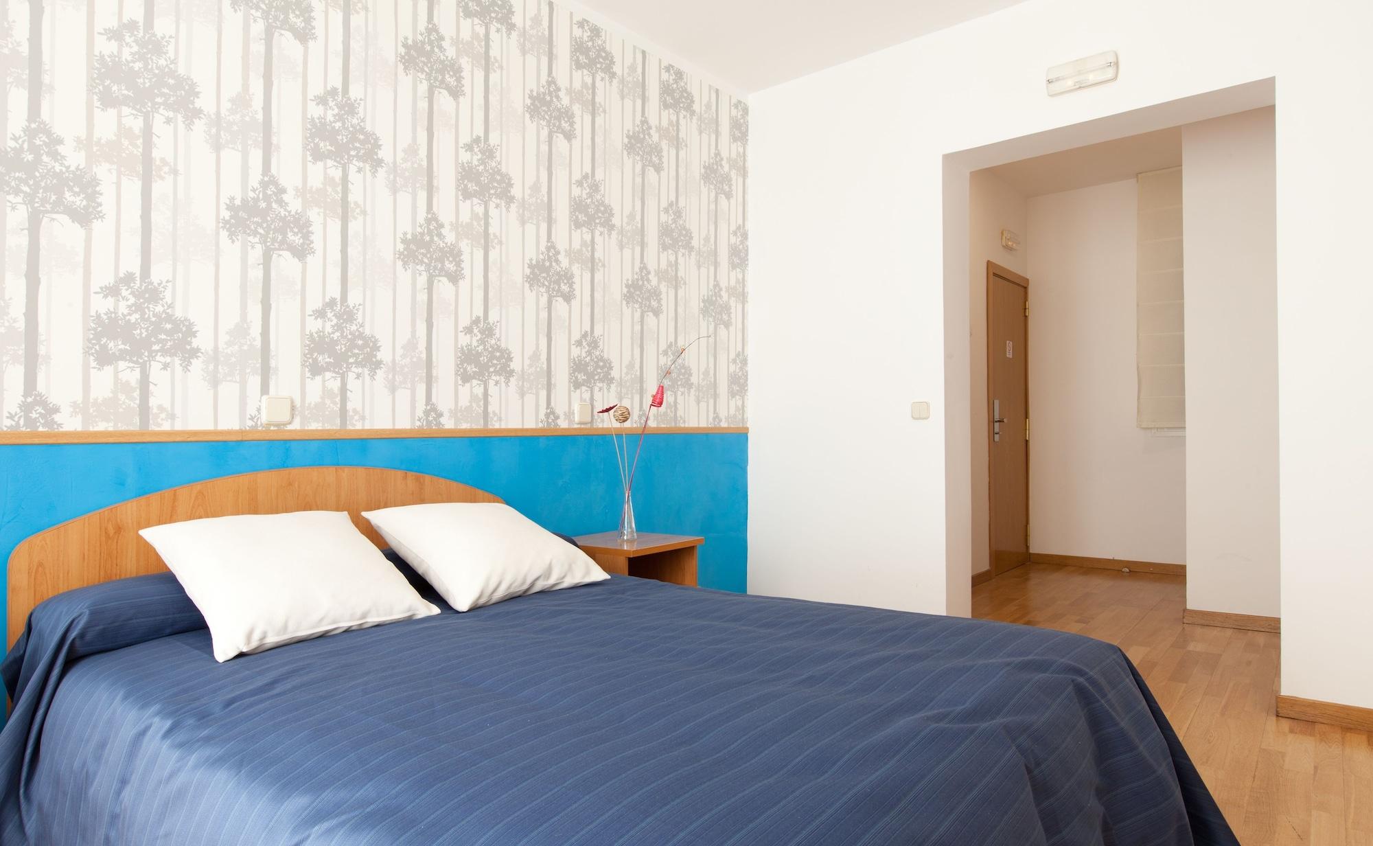 Hostal Montaloya Madryt Zewnętrze zdjęcie