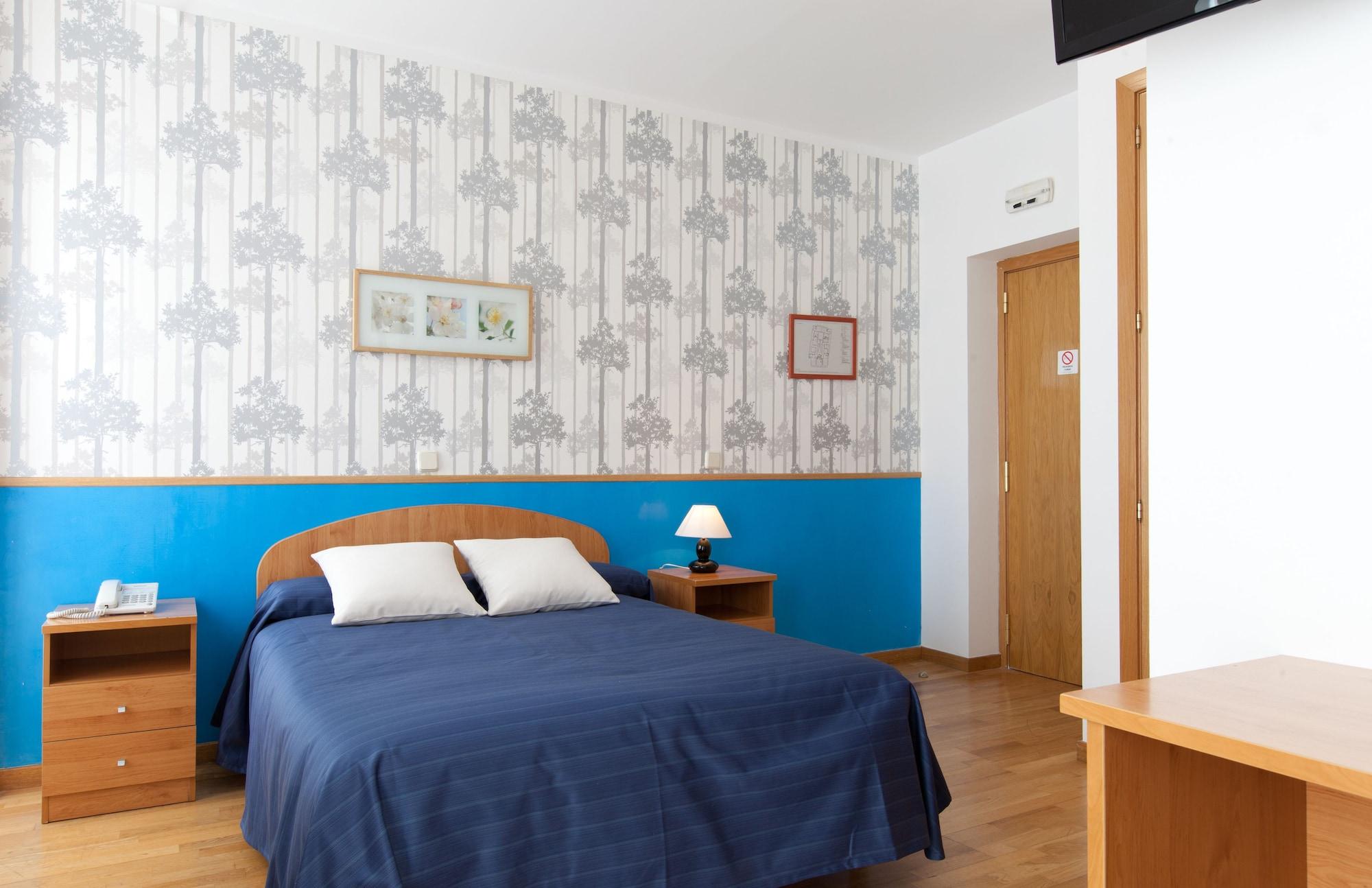 Hostal Montaloya Madryt Zewnętrze zdjęcie