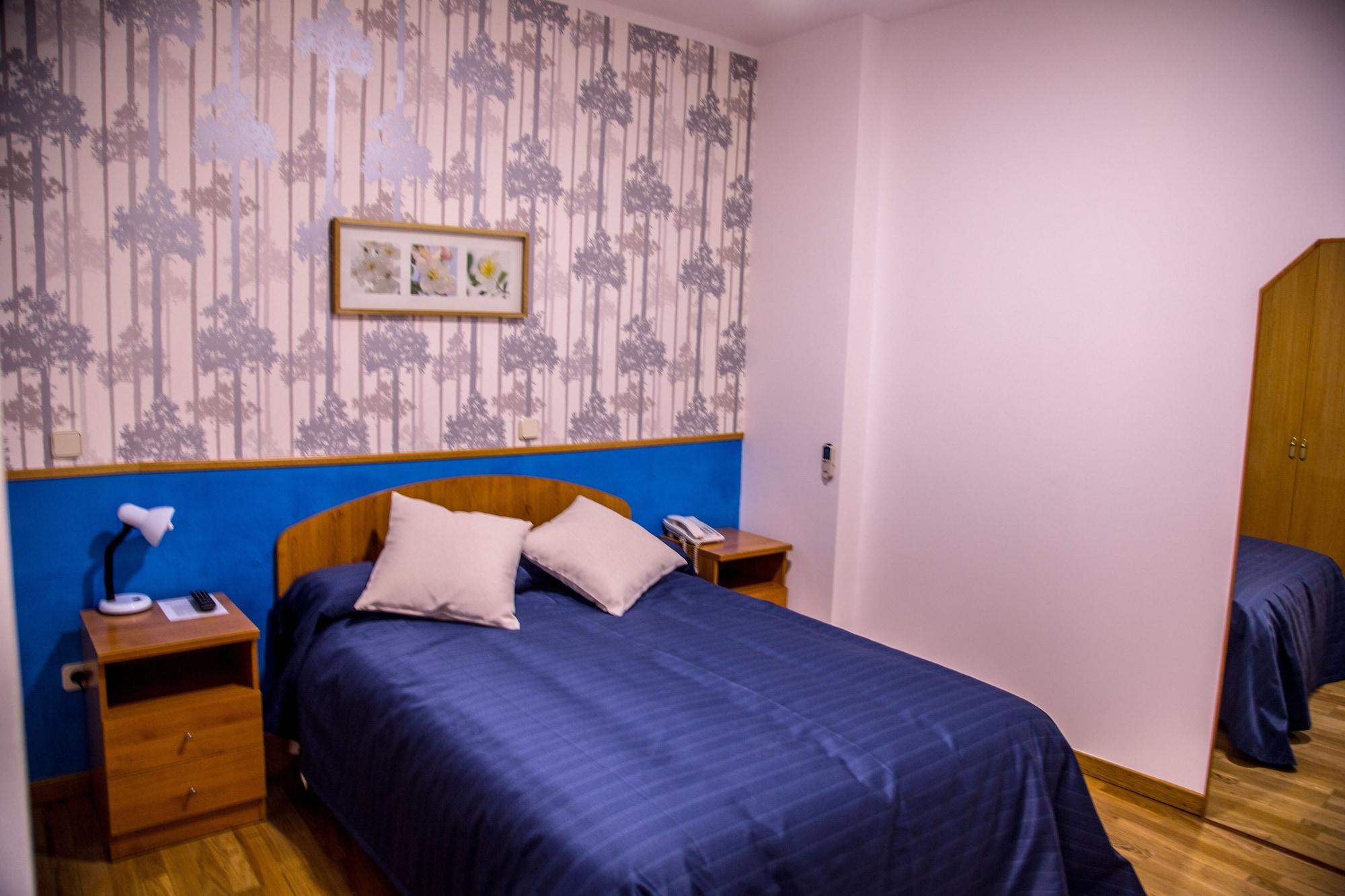 Hostal Montaloya Madryt Zewnętrze zdjęcie